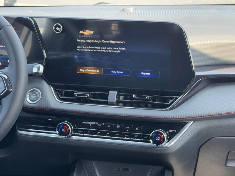 Chevrolet Equinox Vehicle Image 09