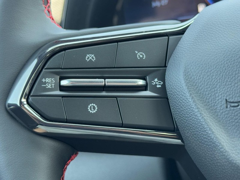 Chevrolet Equinox Vehicle Image 11