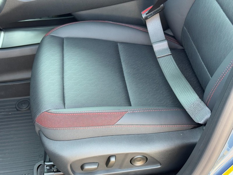 Chevrolet Equinox Vehicle Image 16