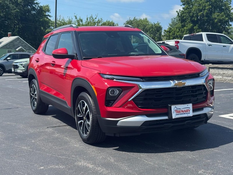 Chevrolet TrailBlazer Vehicle Image 02