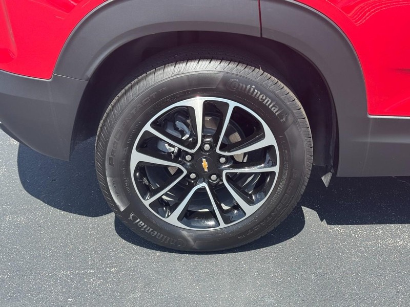 Chevrolet TrailBlazer Vehicle Image 05