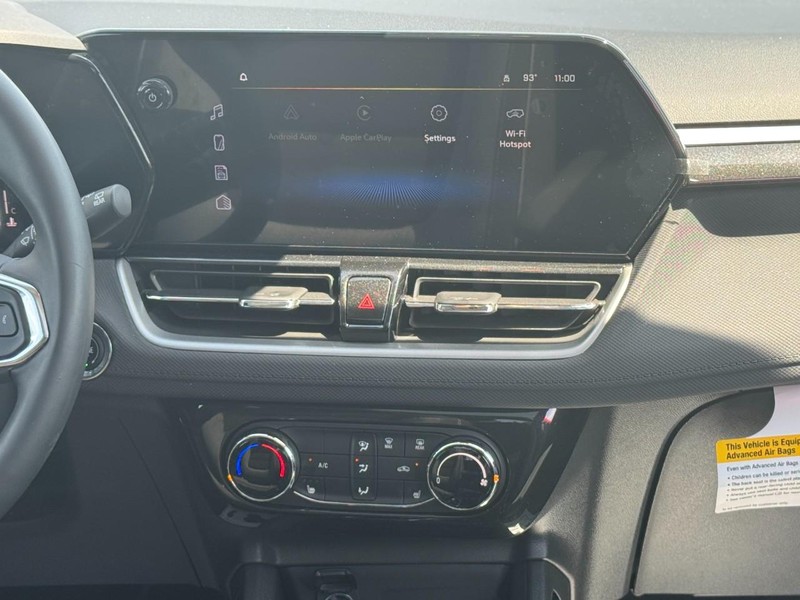 Chevrolet TrailBlazer Vehicle Image 09