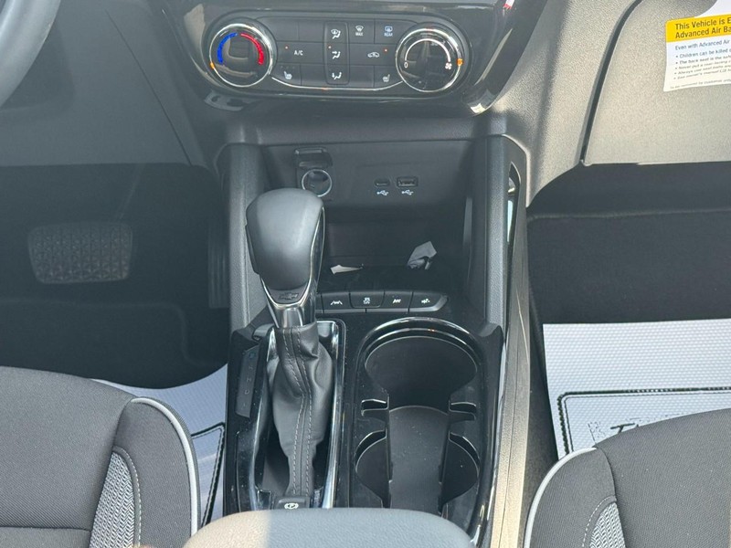 Chevrolet TrailBlazer Vehicle Image 10
