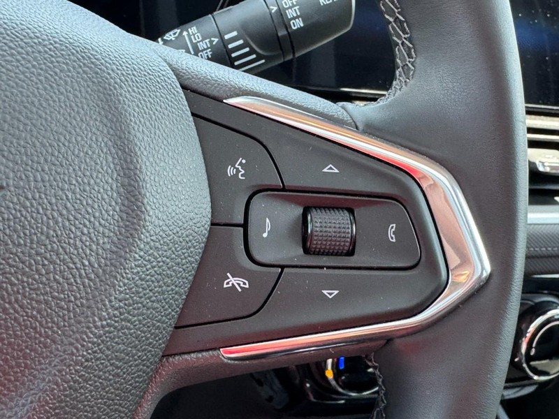 Chevrolet TrailBlazer Vehicle Image 12