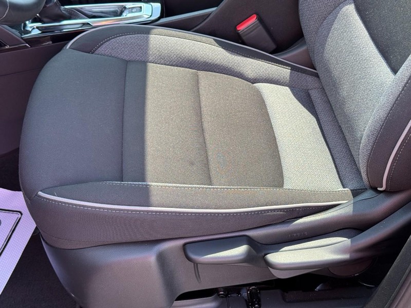 Chevrolet TrailBlazer Vehicle Image 16