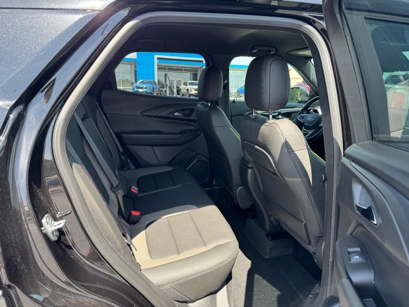 Chevrolet TrailBlazer Vehicle Image 06