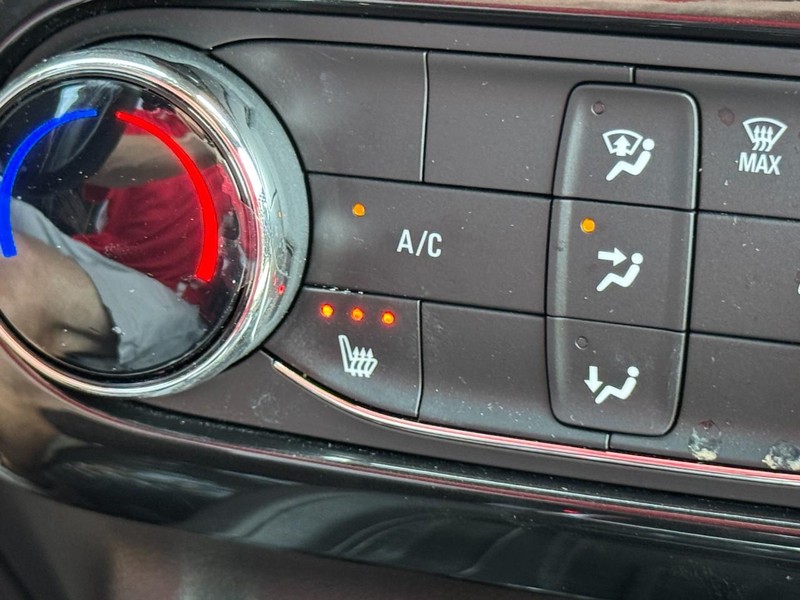 Chevrolet TrailBlazer Vehicle Image 15