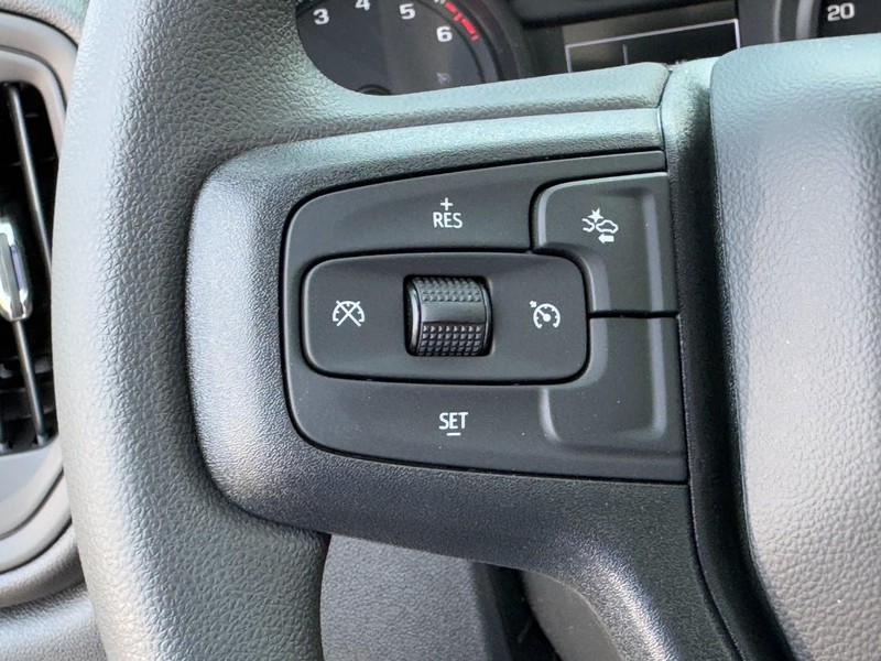 Chevrolet Silverado 1500 Vehicle Image 11