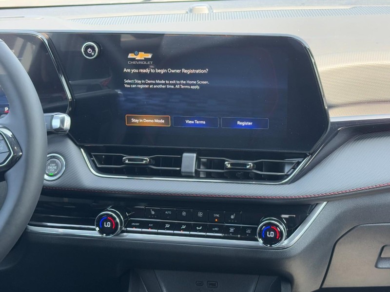 Chevrolet Equinox Vehicle Image 09