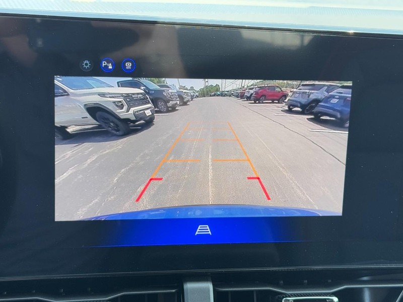 Chevrolet Equinox Vehicle Image 15