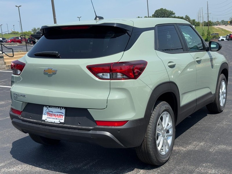 Chevrolet TrailBlazer Vehicle Image 04