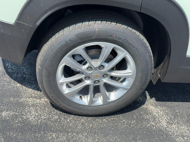 Chevrolet TrailBlazer Vehicle Image 05