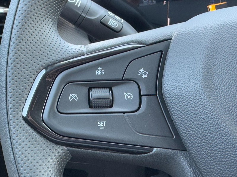 Chevrolet TrailBlazer Vehicle Image 11