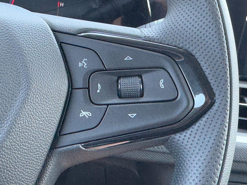 Chevrolet TrailBlazer Vehicle Image 12