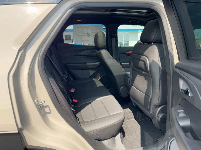 Chevrolet TrailBlazer Vehicle Image 06