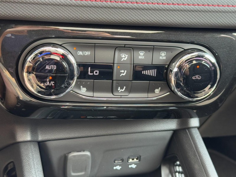 Chevrolet TrailBlazer Vehicle Image 14
