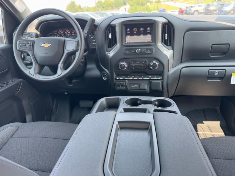 Chevrolet Silverado 2500HD Vehicle Image 07