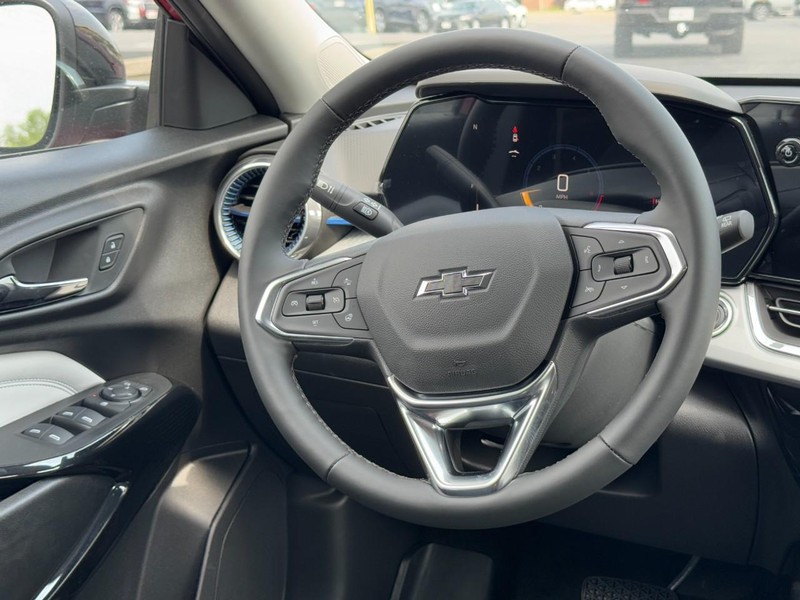 Chevrolet Trax Vehicle Image 08