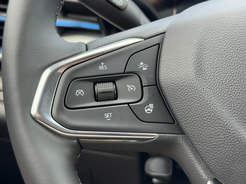 Chevrolet Trax Vehicle Image 11