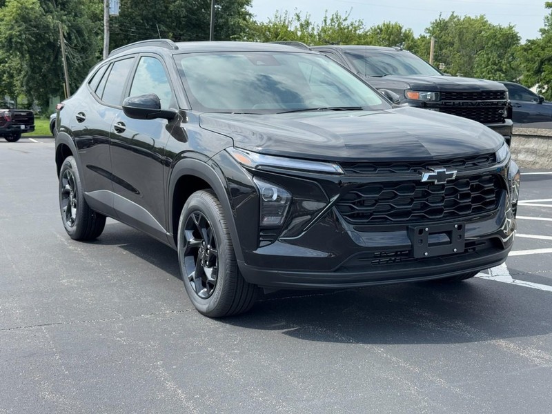 Chevrolet Trax Vehicle Image 02