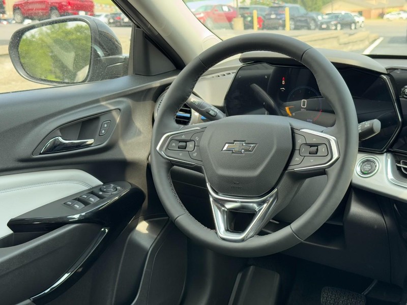 Chevrolet Trax Vehicle Image 08