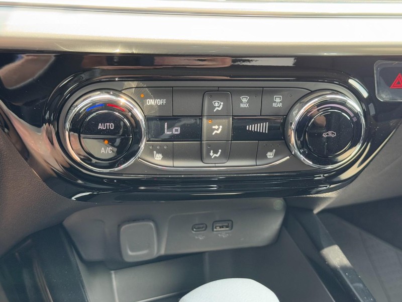 Chevrolet Trax Vehicle Image 13