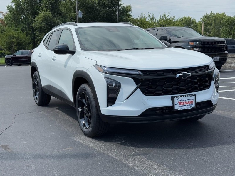 Chevrolet Trax Vehicle Image 02