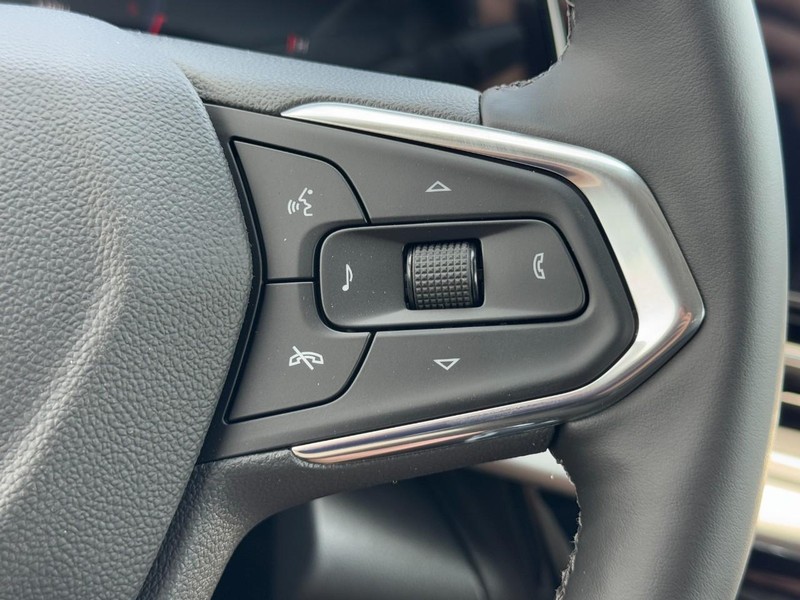 Chevrolet Trax Vehicle Image 12