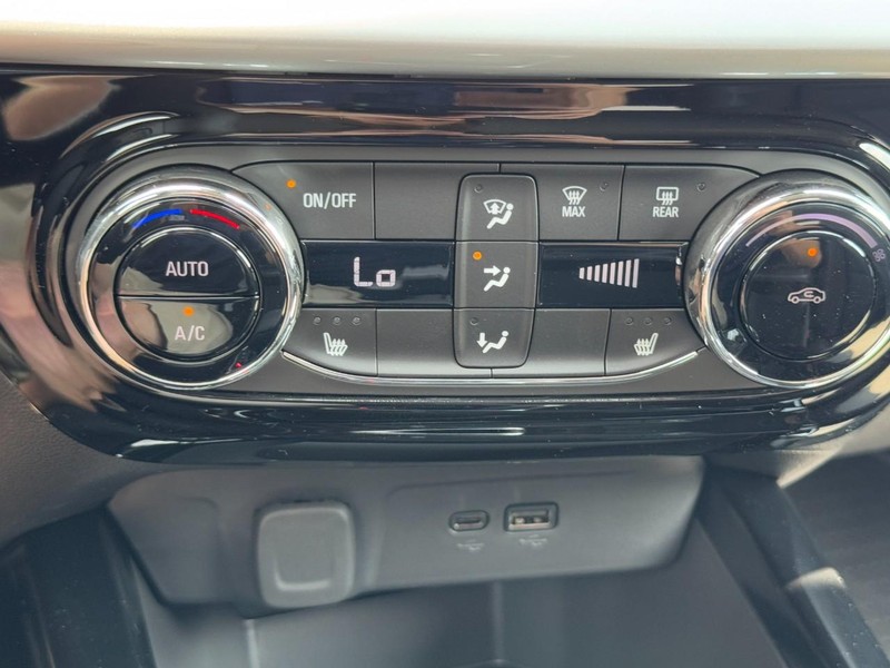 Chevrolet Trax Vehicle Image 14