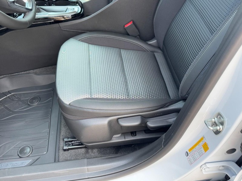 Chevrolet Trax Vehicle Image 16