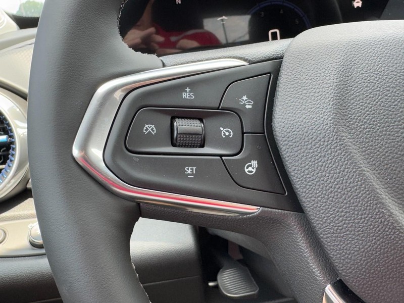 Chevrolet Trax Vehicle Image 11