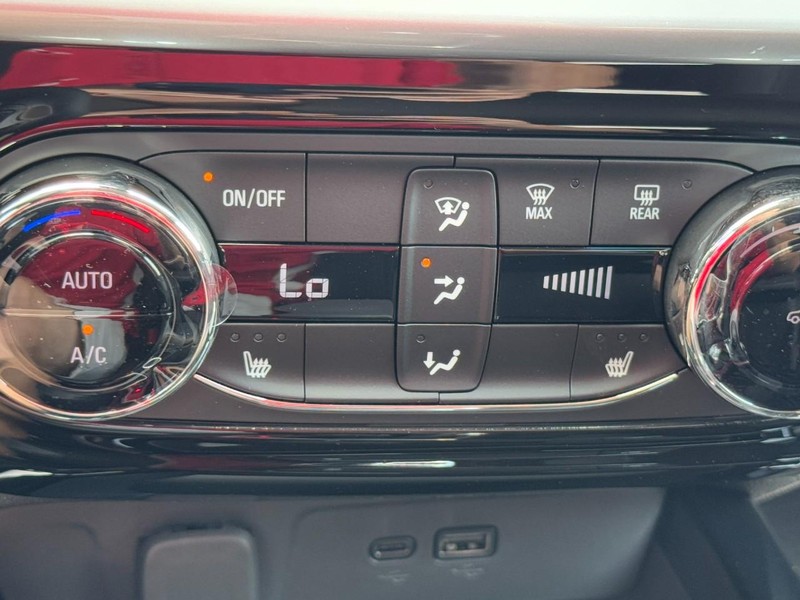 Chevrolet Trax Vehicle Image 14