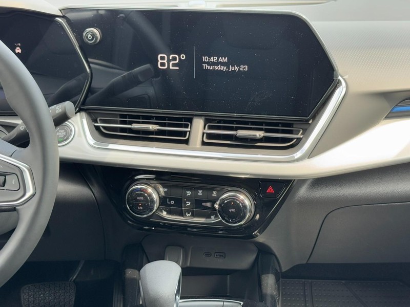Chevrolet Trax Vehicle Image 09