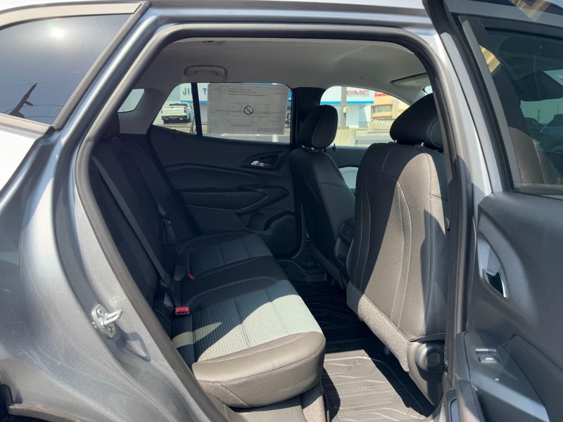 Chevrolet Trax Vehicle Image 06