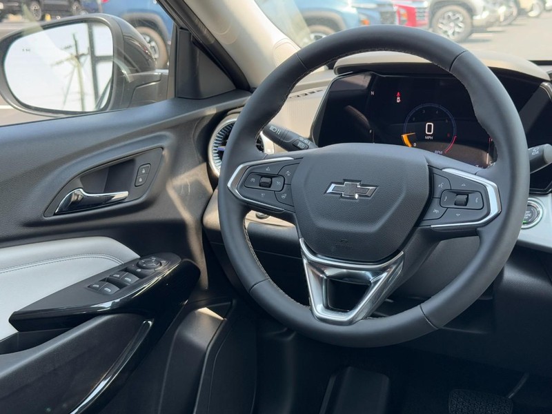 Chevrolet Trax Vehicle Image 08