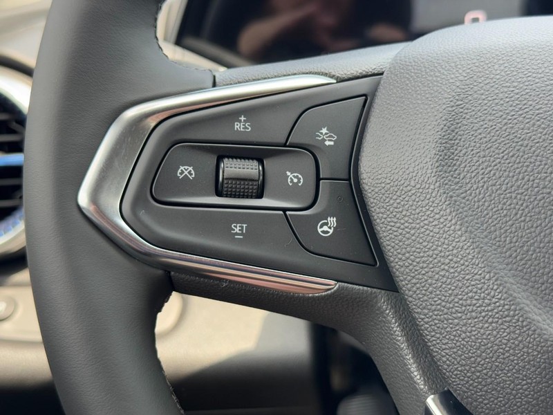 Chevrolet Trax Vehicle Image 11