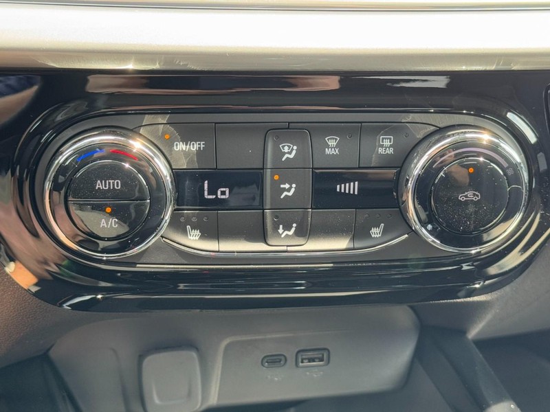 Chevrolet Trax Vehicle Image 13