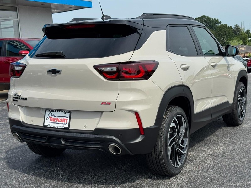 Chevrolet TrailBlazer Vehicle Image 04