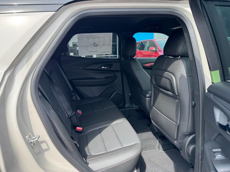 Chevrolet TrailBlazer Vehicle Image 06
