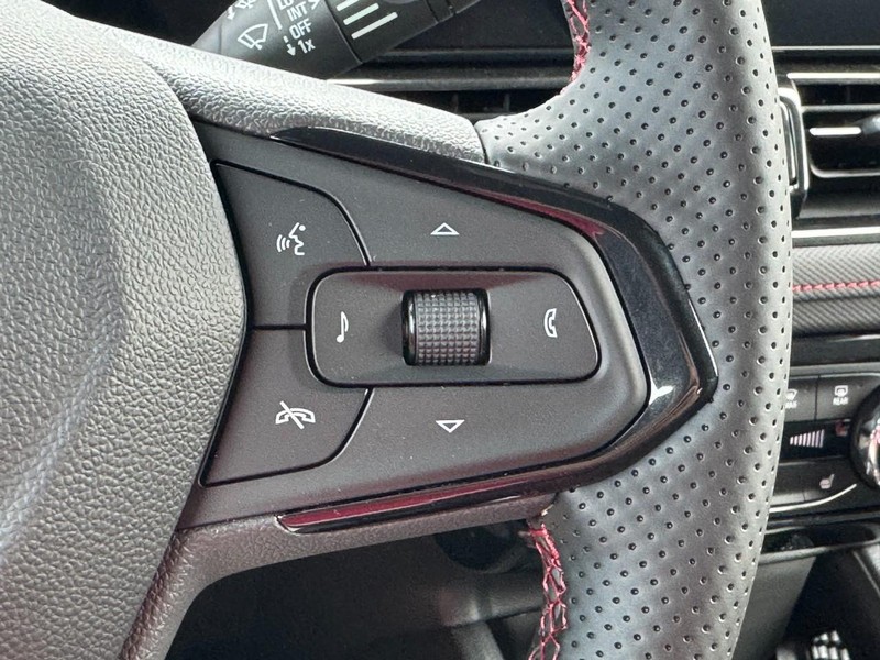 Chevrolet TrailBlazer Vehicle Image 12