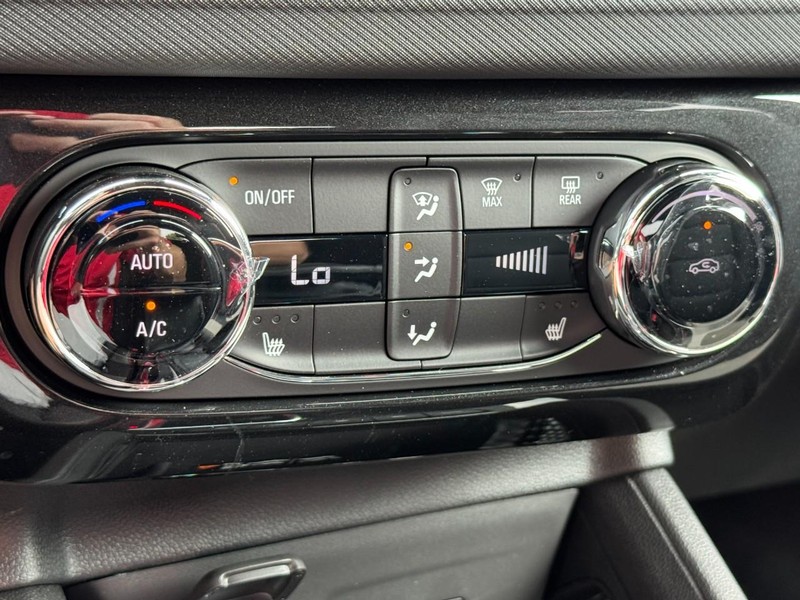 Chevrolet TrailBlazer Vehicle Image 13