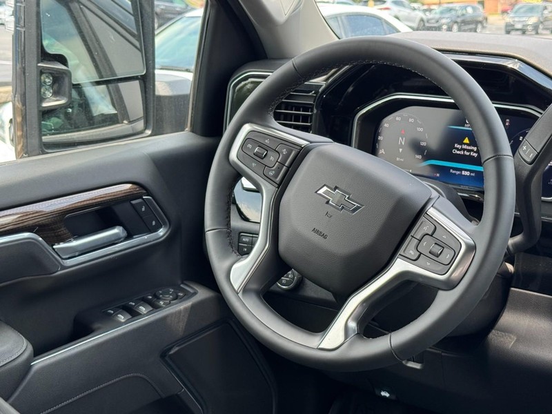 Chevrolet Silverado 2500HD Vehicle Image 08