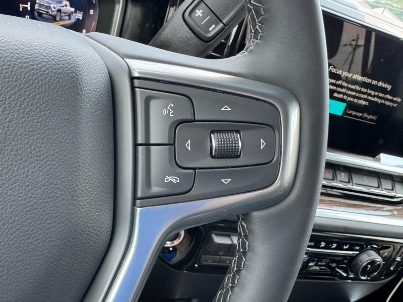 Chevrolet Silverado 2500HD Vehicle Image 12