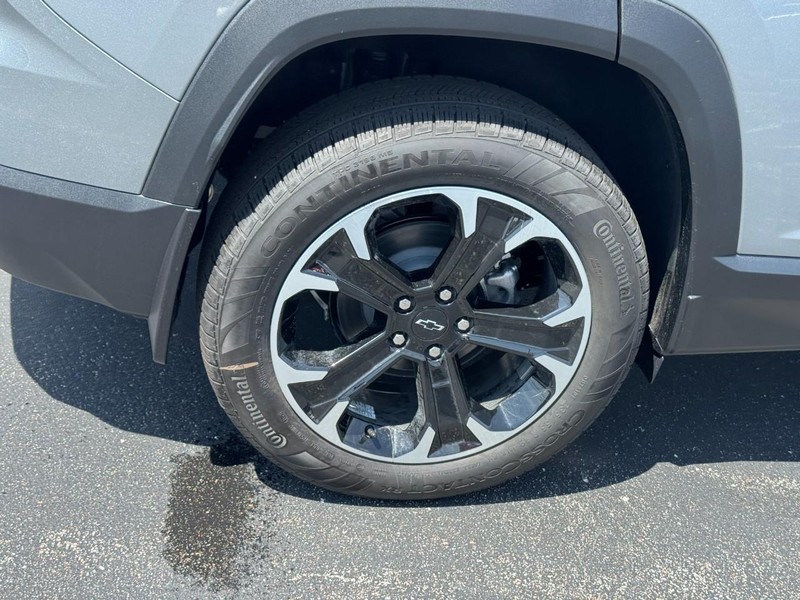 Chevrolet Equinox Vehicle Image 05