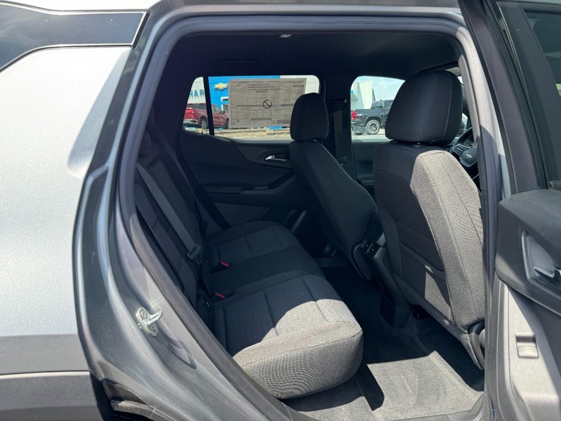 Chevrolet Equinox Vehicle Image 06