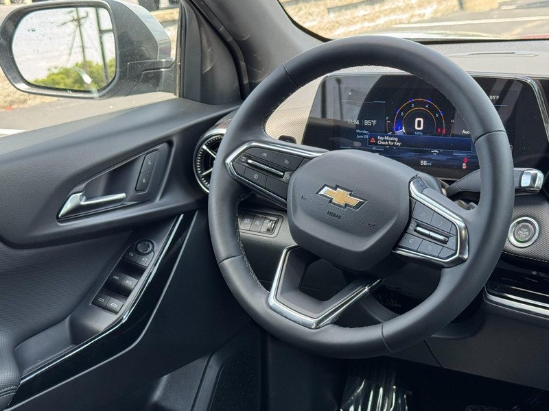 Chevrolet Equinox Vehicle Image 08