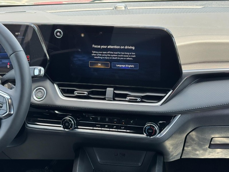 Chevrolet Equinox Vehicle Image 09