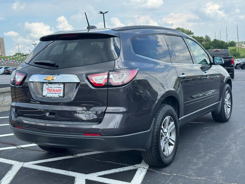 Chevrolet Traverse Vehicle Image 03