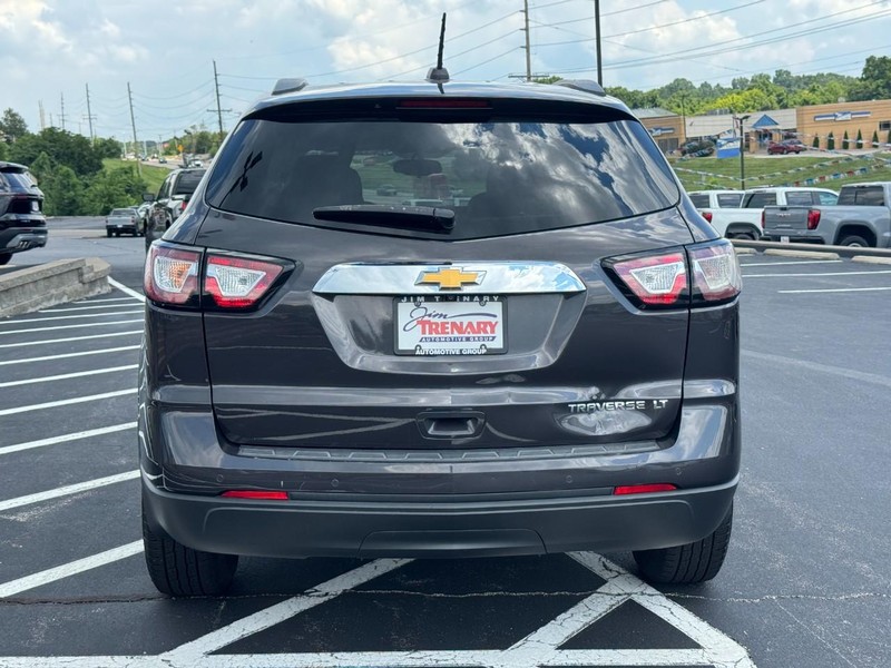 Chevrolet Traverse Vehicle Image 04