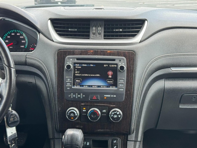 Chevrolet Traverse Vehicle Image 13